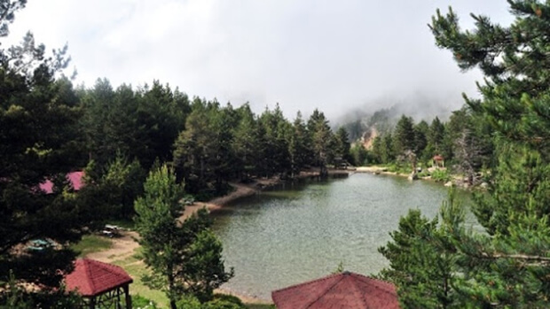 Limni Gölü Kamp Alanı