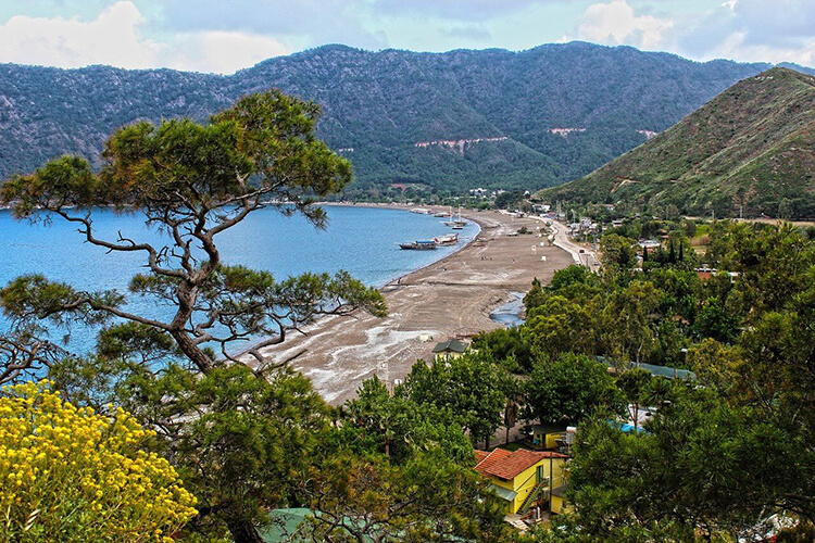 Akdeniz Bölgesi Kamp Alanları