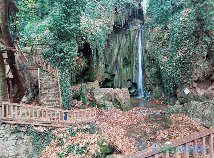 Ağlayankaya Şelalesi Kamp Alanı