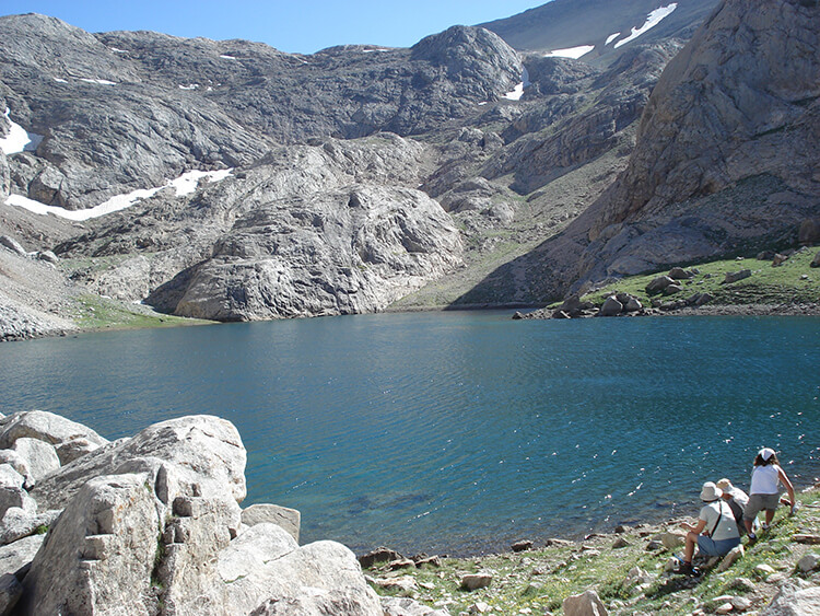 Çinili Göl Kamp Alanı