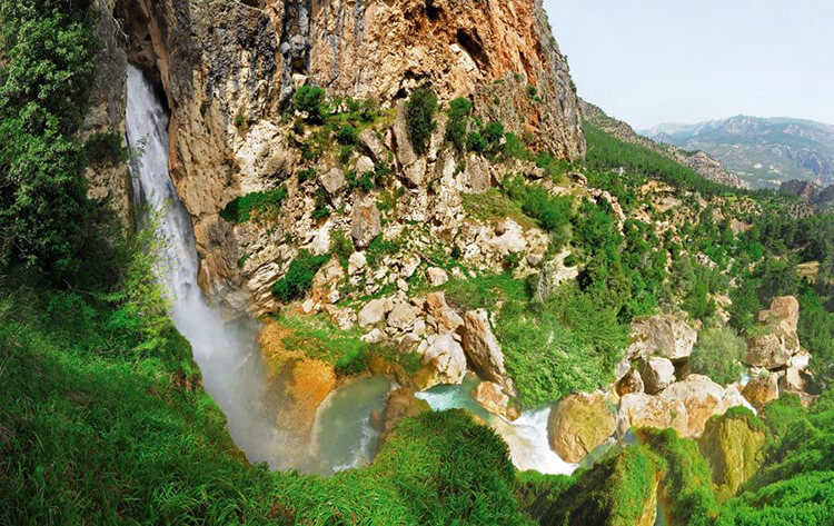 Ilısu Şelalesi Kamp Alanı