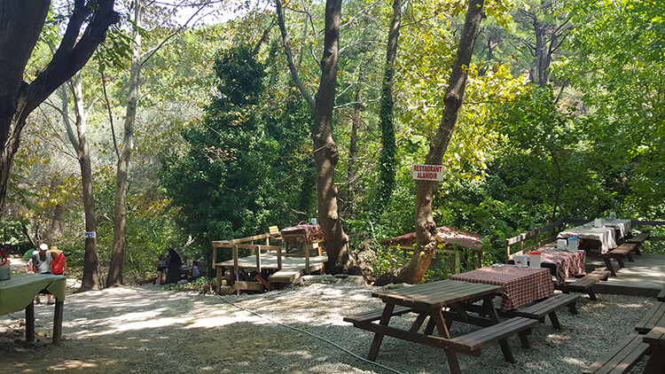 Ağlayan Şelale Kamping