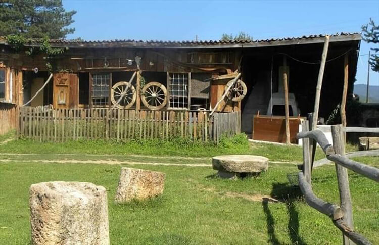 Çömlekçiler At Çiftliği