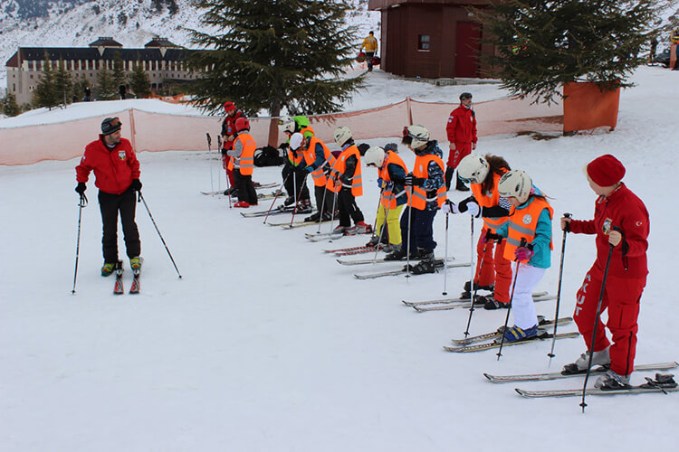Erciyes Kayak Merkezi Kayak Dersi ve Snowboard Eğitim Ücretleri