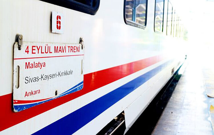 4 Eylül Mavi Treni Pulman ve Örtülü Kuşetli Vagon Özellikleri