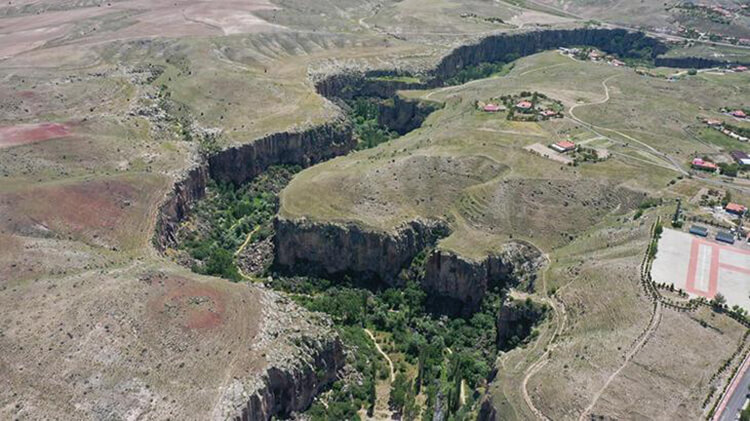 Nevşehir'e Yakın Aksaray Kamp Yerleri