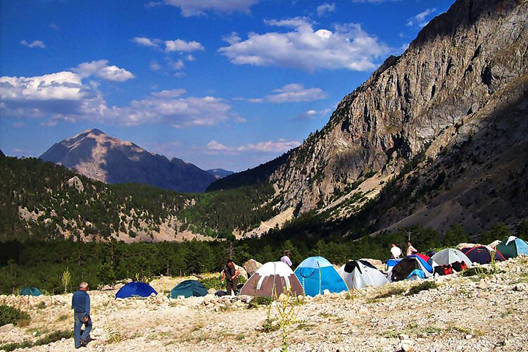 Nevşehir'e Yakın Niğde Kamp Yerleri