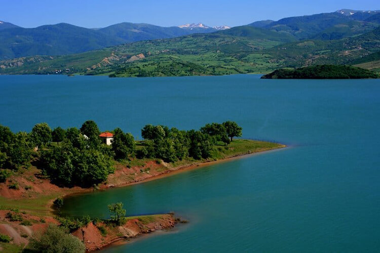 Almus Barajı Kamp Alanı - Almus Baraj Gölü Kamp Alanı