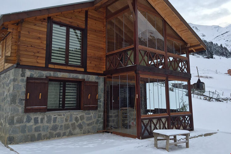 Azra Dağ Evi