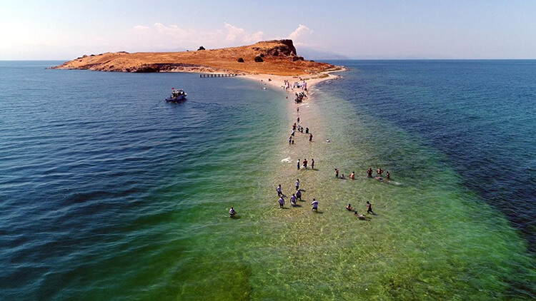 Çarpanak Adası Kamp Alanı