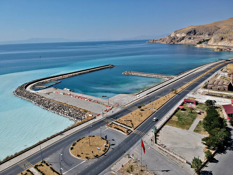Van Gölü Kamp Alanı