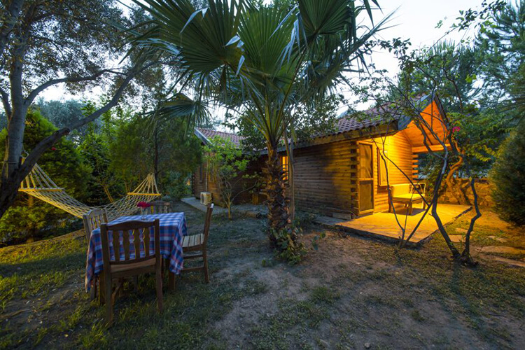 Kızılbük Ahşap Evleri