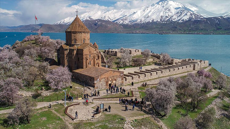 Akdamar Adası Efsanesi - Akdamar Adası'nın Hikayesi