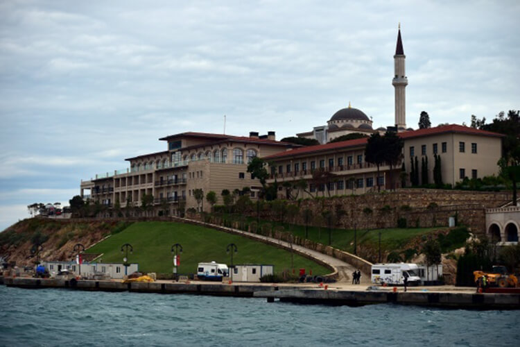Demokrasi ve Özgürlükler Adası'nda Gezilecek Yerler