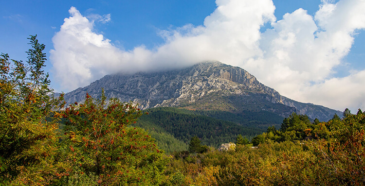 Spil Dağı Milli Parkı'nda Bulunan Sosyal Tesisler Ve İmkanlar