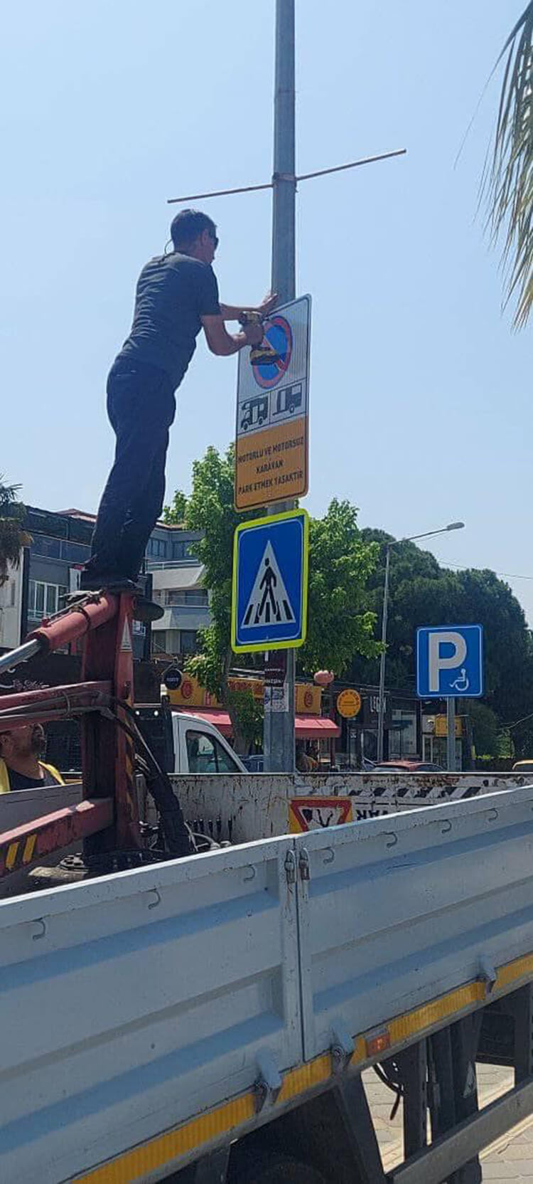 Aydın Kuşadası'nda Karavan Yasağı