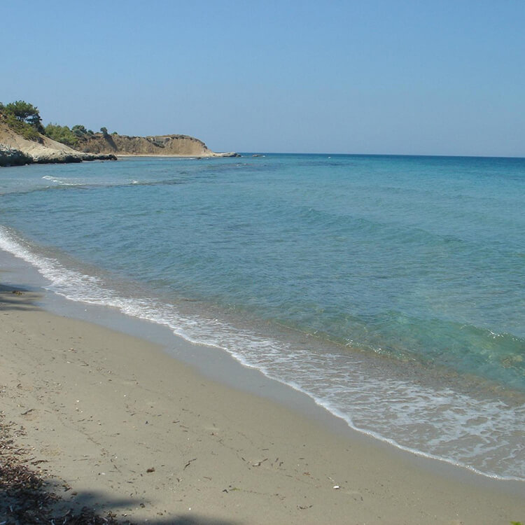 Kabatepe Plajı (Kabatepe Orman Kampı)