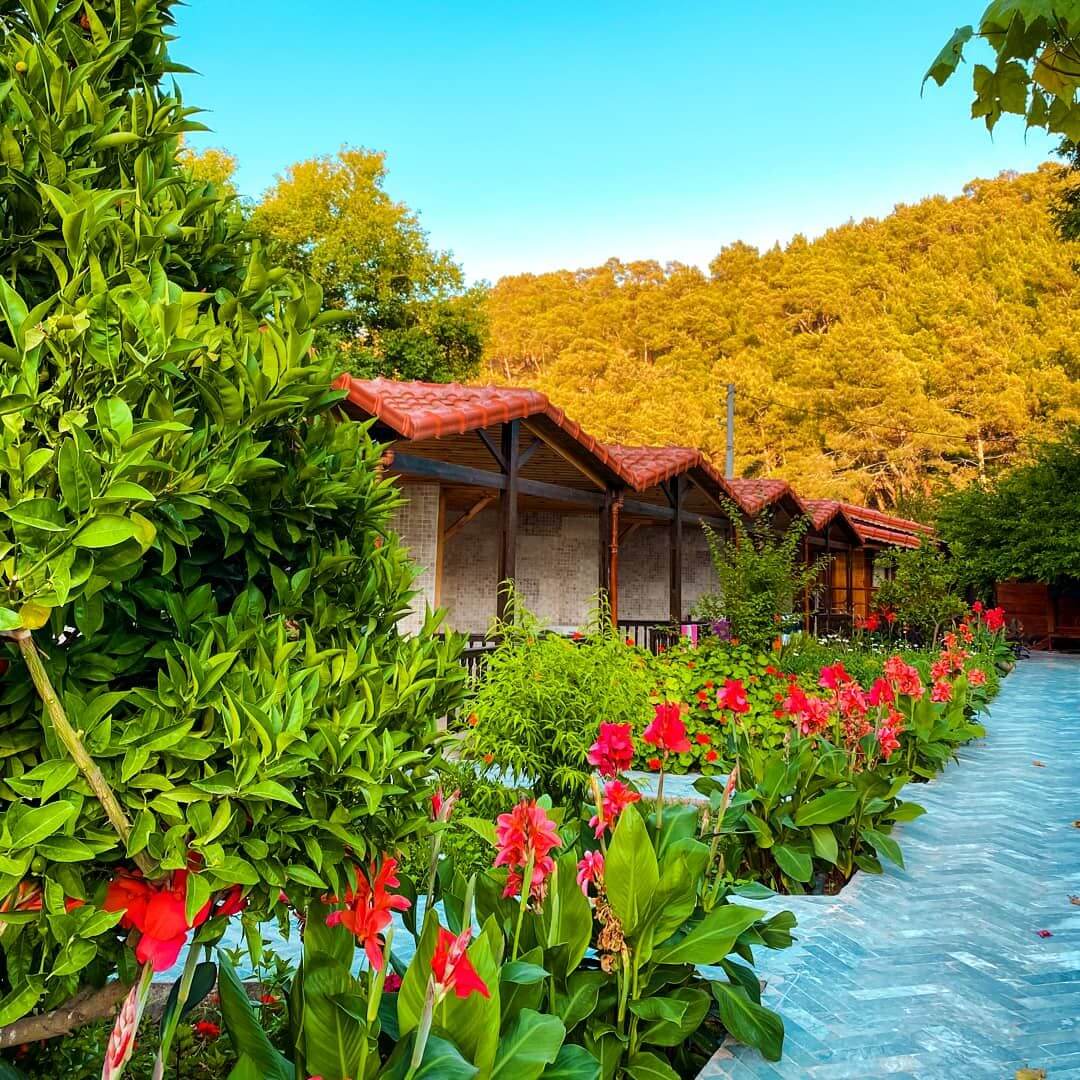Likya Adrasan Otel Bahçesi