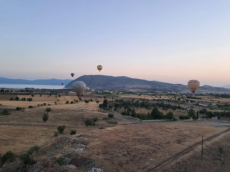 Salda Gölü'nde Balon Turu Başladı
