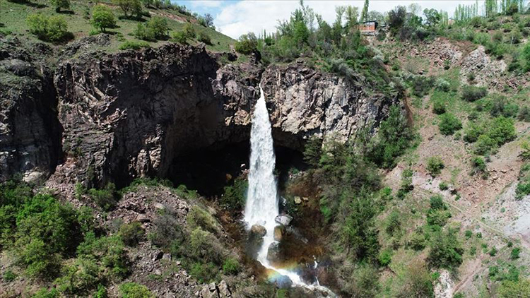 Çağlayan Köyü Şelalesi