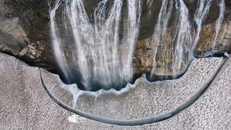 Cilo Buzul Şelalesi