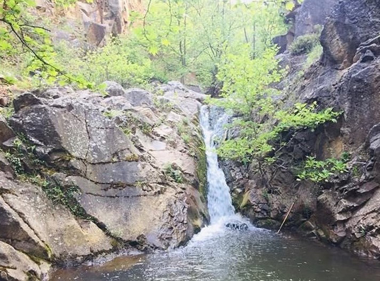 Hacılar Köyü Şelalesi