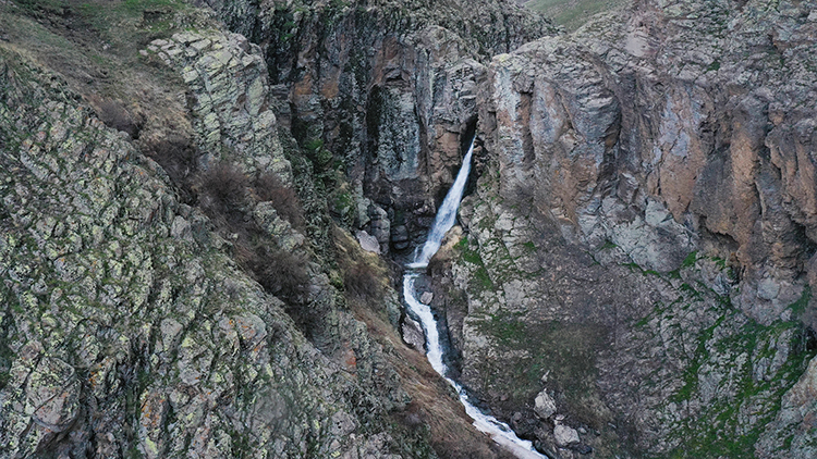 Kağnılı Şelalesi