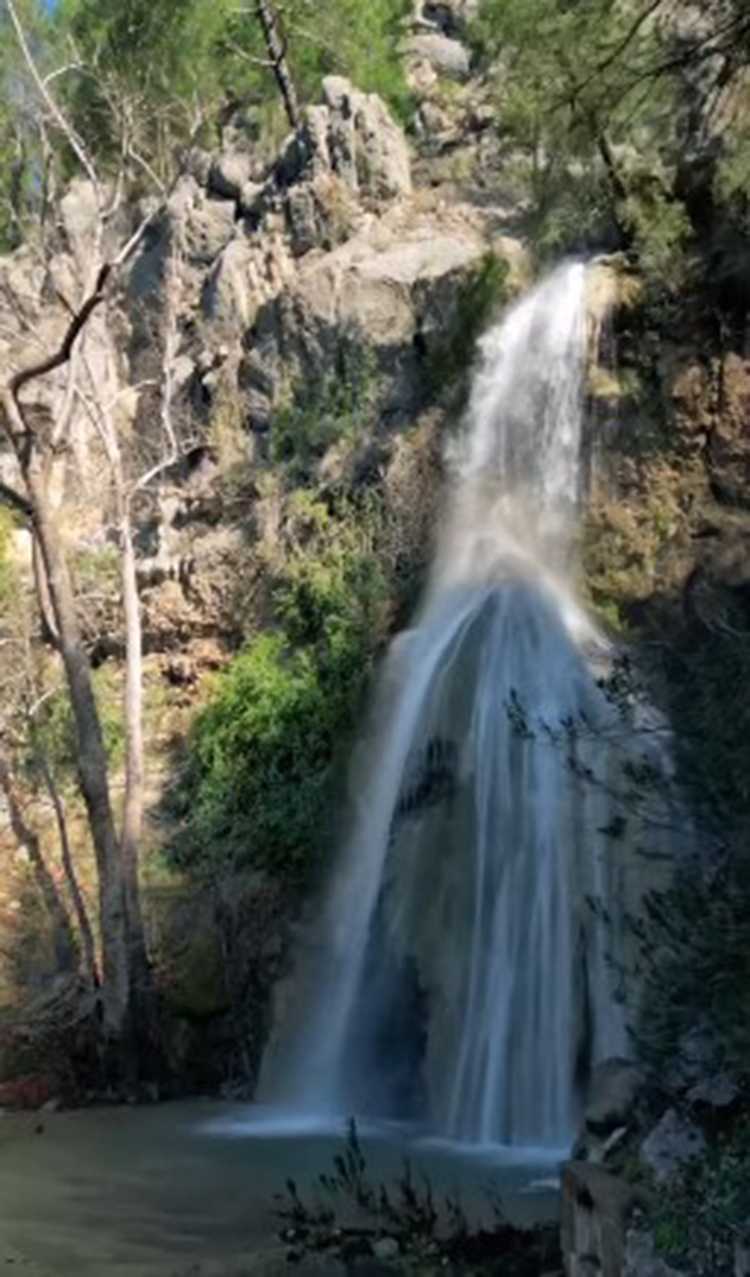 Kızıllı Şelalesi