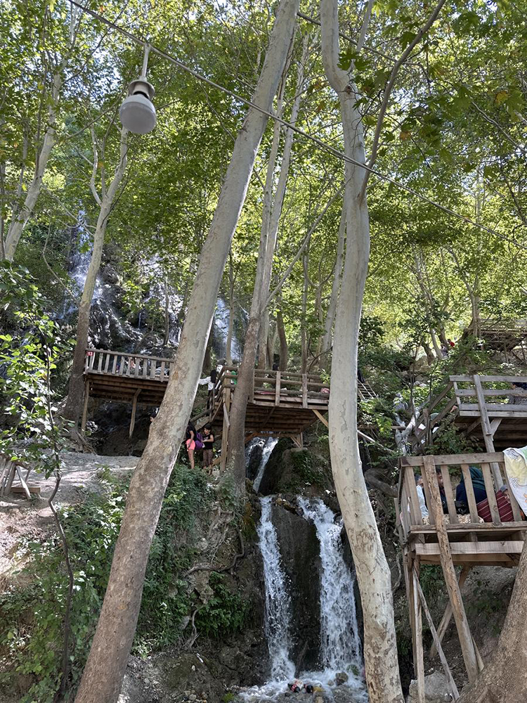 Savruk Mağarası Ve Şelalesi