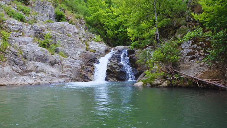 Tacir Kanyonu Ve Şelalesi