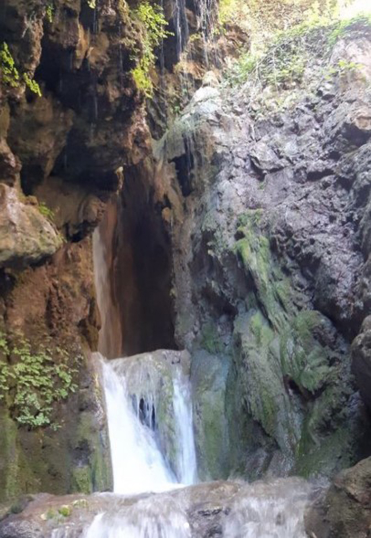 Yakalı Köyü Şelalesi