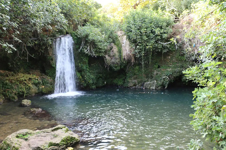 Ğurs Şelalesi