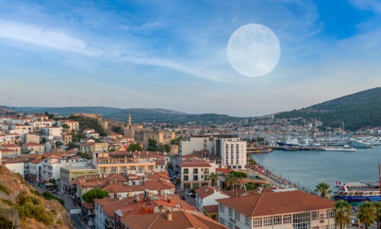 Rüzgarın ve Denizin Dansı: Ege Kıyılarında Tatil Rehberi