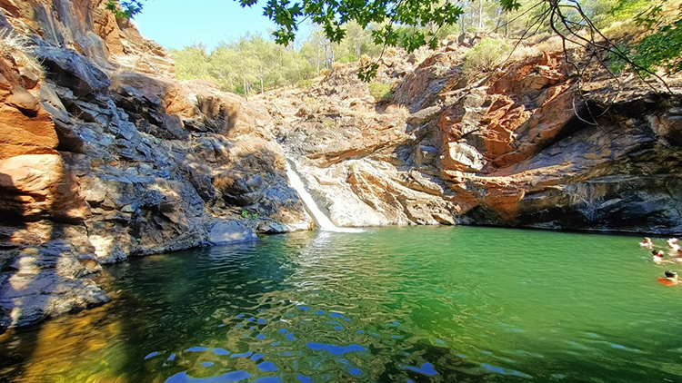 Toparlar Şelalesi