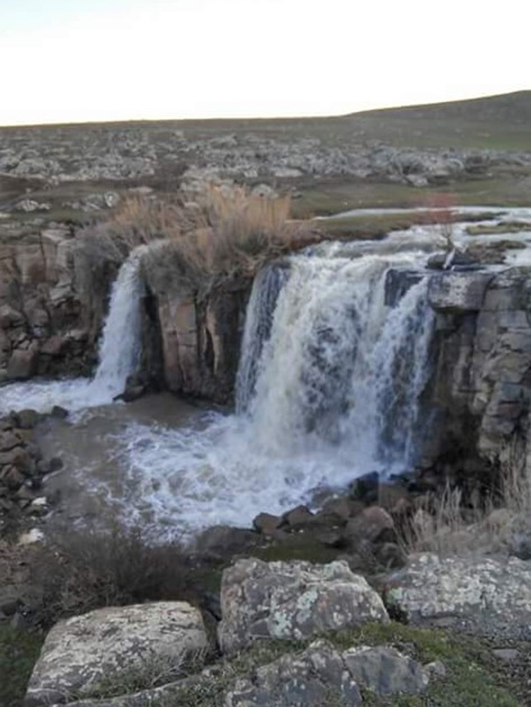 Toraka Şelalesi
